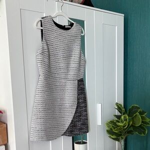 Alice + Olivia Black and White Asymmetrical Dress Sally Side Zip Size 14